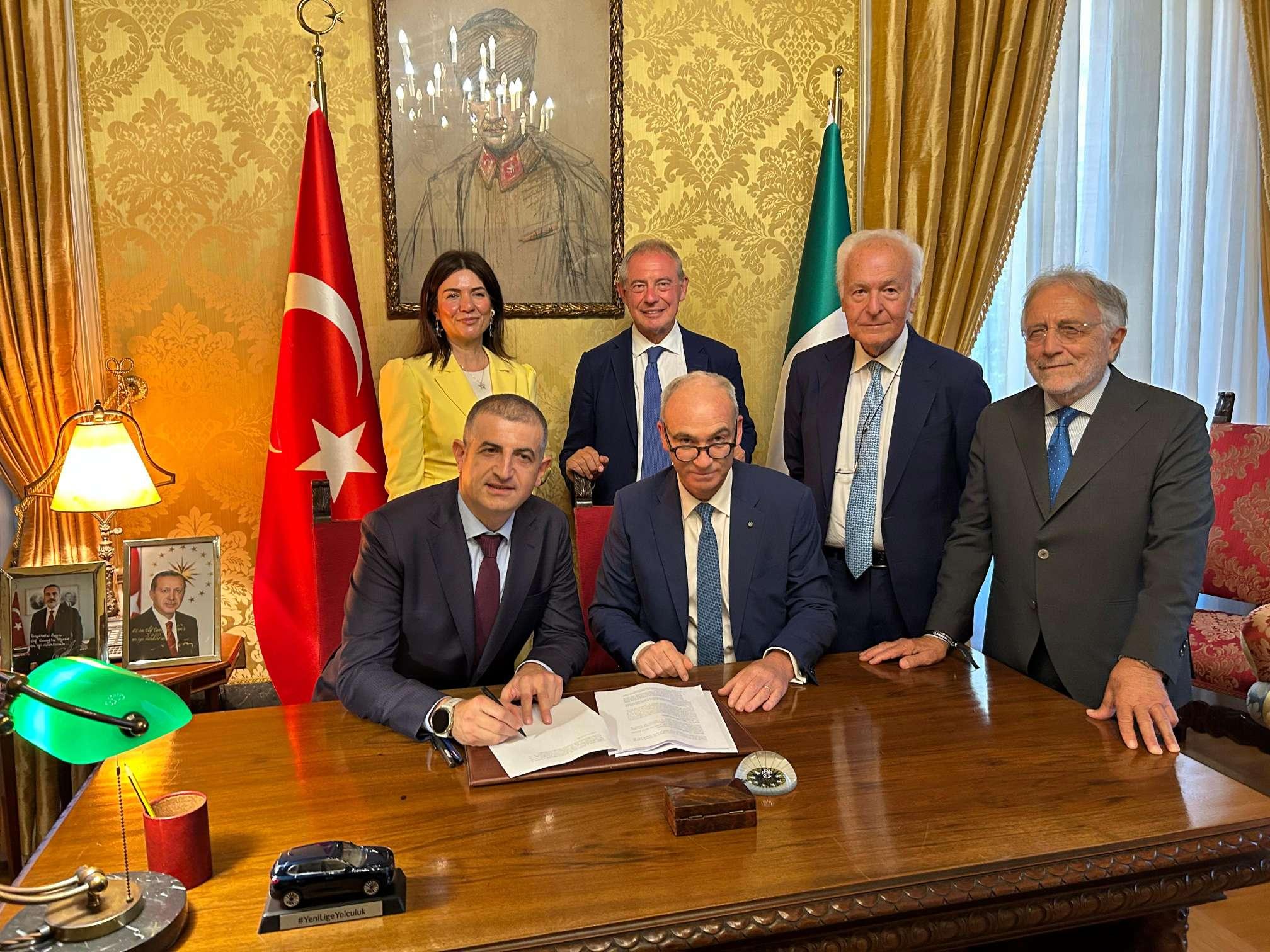 140 yıllık köklü şirket Piaggio’yu Baykar satın aldı!